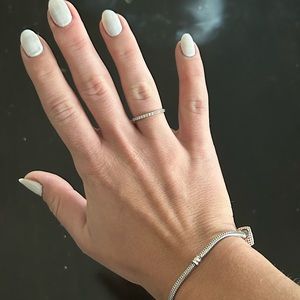 14kt White Gold Diamond Band